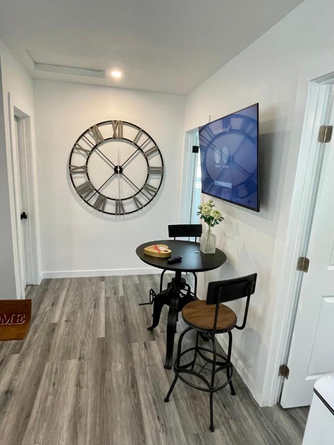 1102 French St Apartment Санта Ана Екстериор снимка